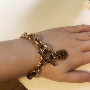 🎁MICHAEL KORS ROSE GOLD CHAIN LINK BRACELET- A perfect holiday gift 🎁